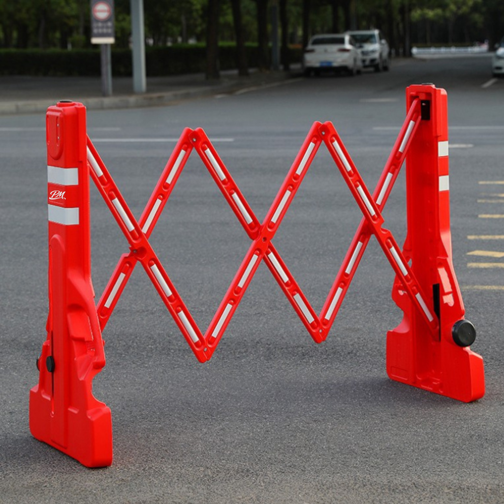 Red Retractable Safety Barrier – 2m, Water-Fillable